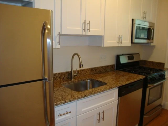 Studio bed, 1 bath apartment for rent at 1699 Cambridge Unit 6, Harvard Square — photo 4 of 6