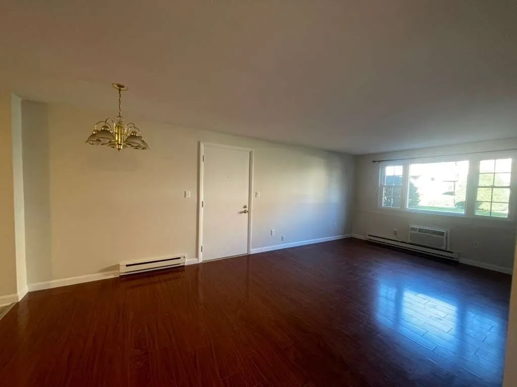 2 bed, 1 bath apartment for rent at 16A Mayberry Dr Unit 1, Westborough — photo 11 of 13
