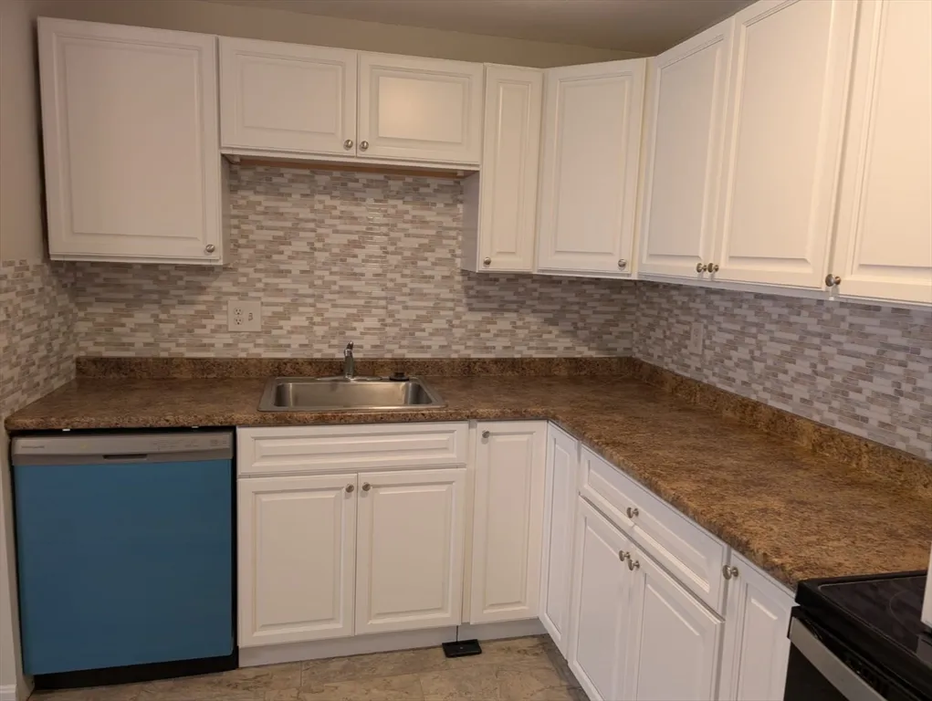 2 bed, 1 bath apartment for rent at 16A Mayberry Dr Unit 1, Westborough — photo 5 of 13