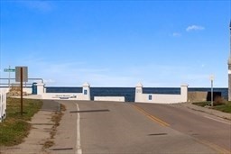 2 bed, 1 bath apartment for rent at 16R Gannett Rd Summer Wkly Rental, Minot — photo 19 of 20