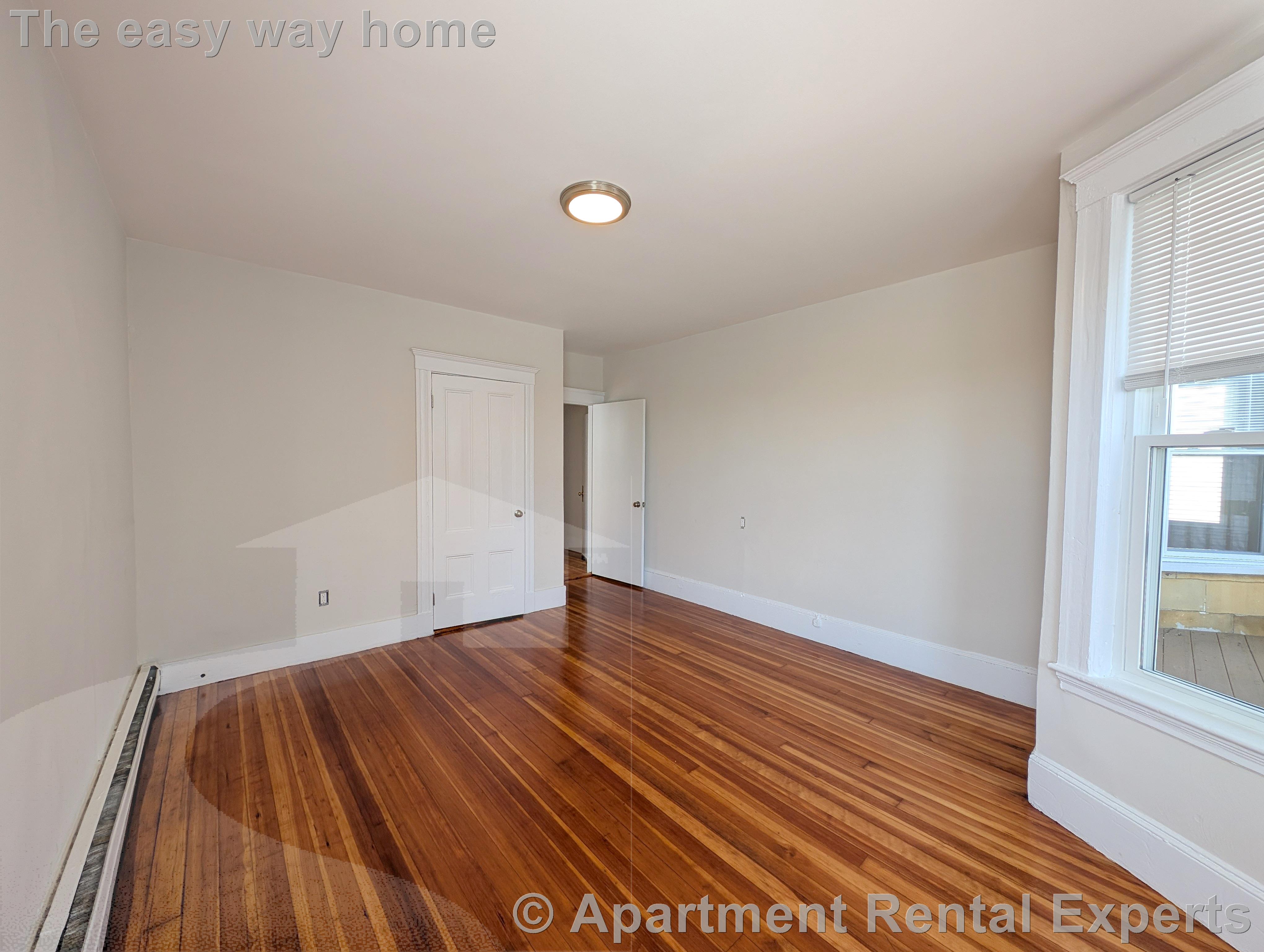 1 bed, 1 bath apartment for rent at 16R Warren Ave Unit 3, Union Square — photo 2 of 7