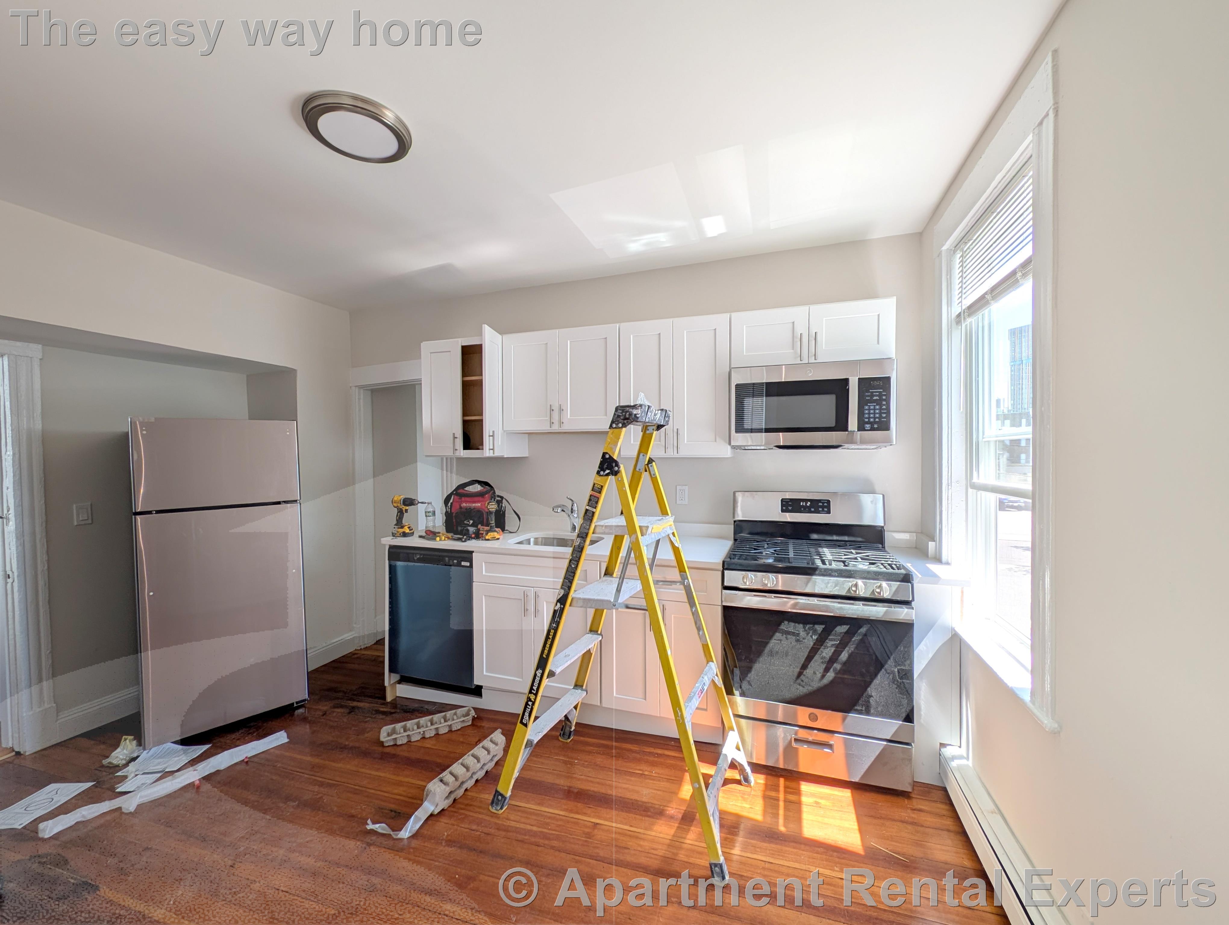1 bed, 1 bath apartment for rent at 16R Warren Ave Unit 3, Union Square — photo 6 of 7
