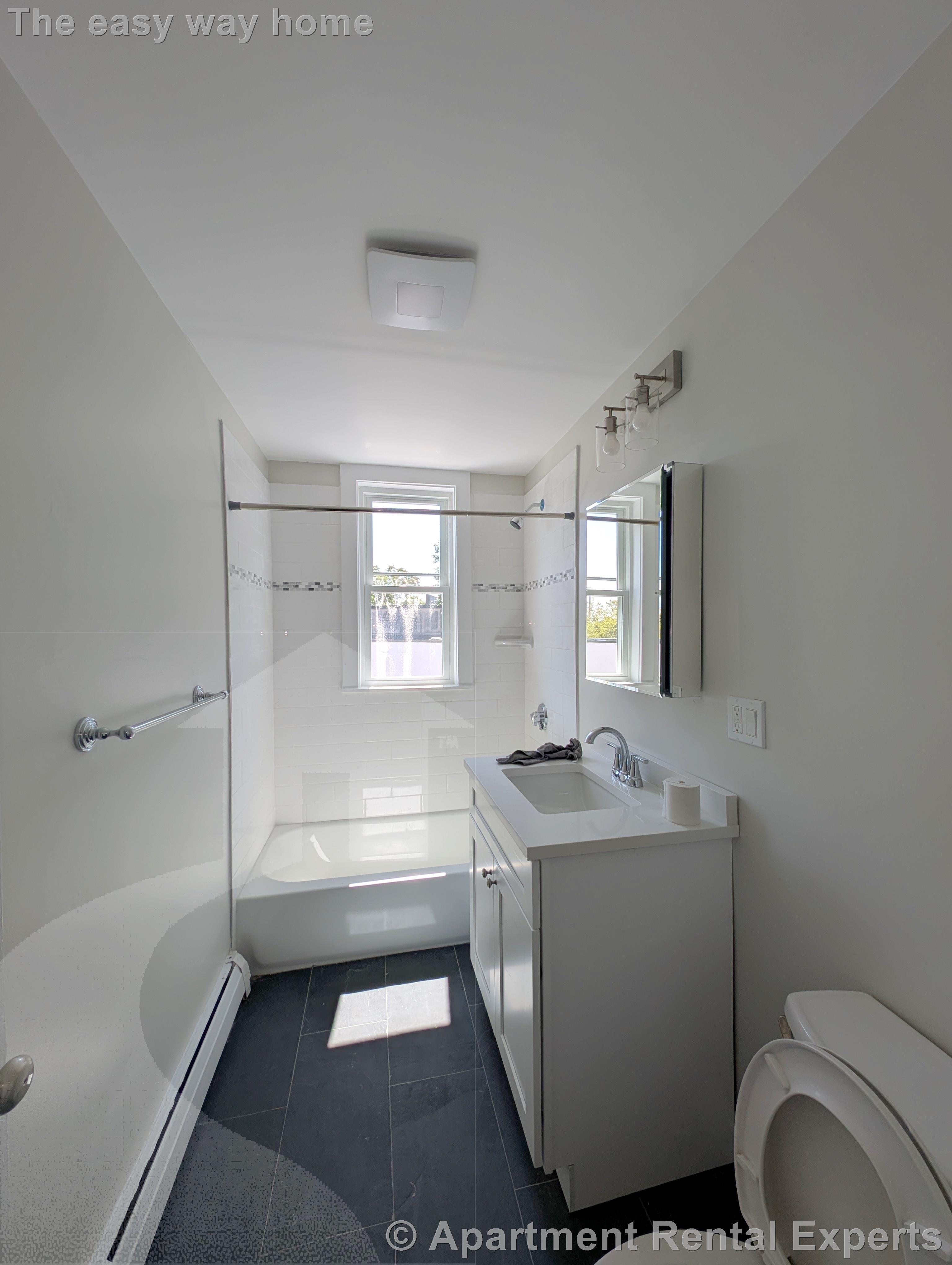 1 bed, 1 bath apartment for rent at 16R Warren Ave Unit 3, Union Square — photo 5 of 7