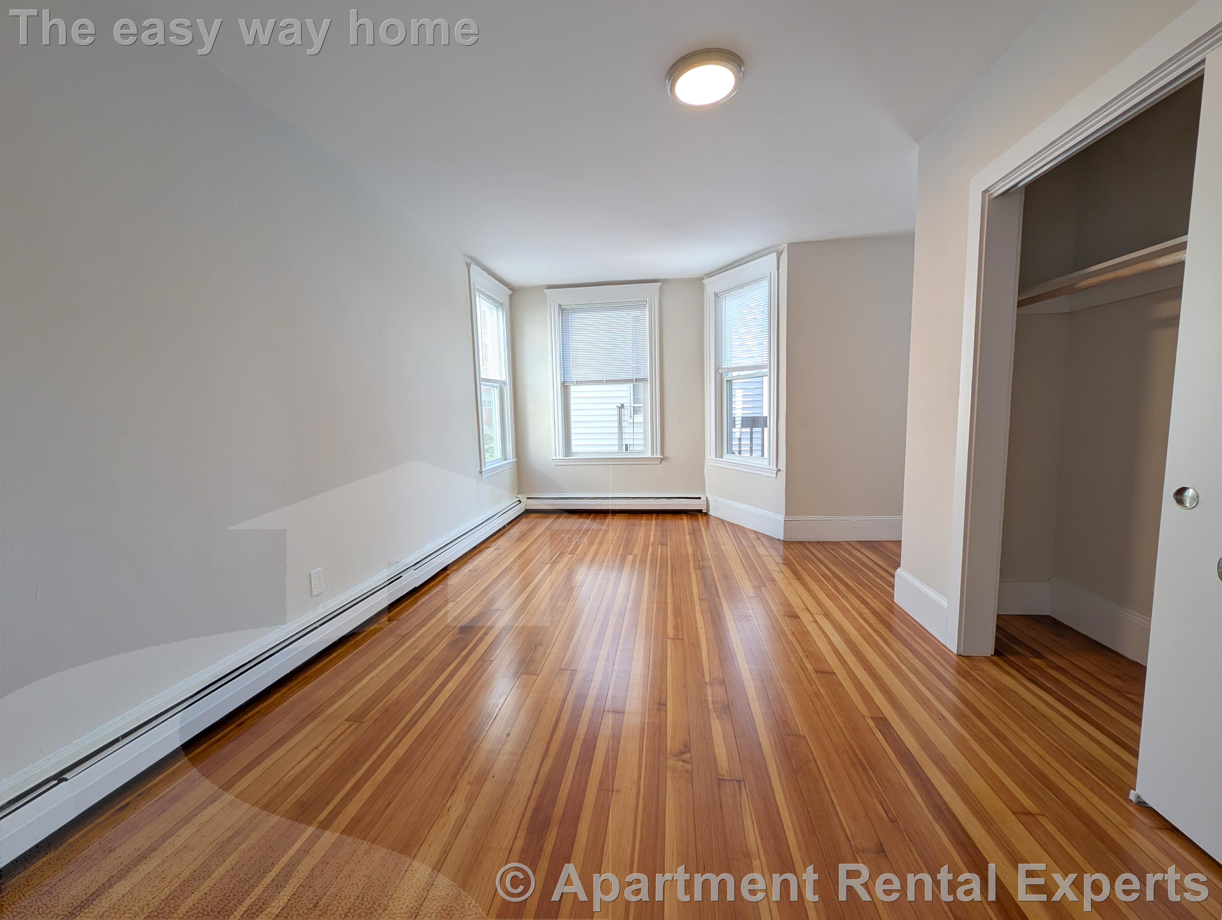 1 bed, 1 bath apartment for rent at 16R Warren Ave Unit 4, Union Square — photo 4 of 11
