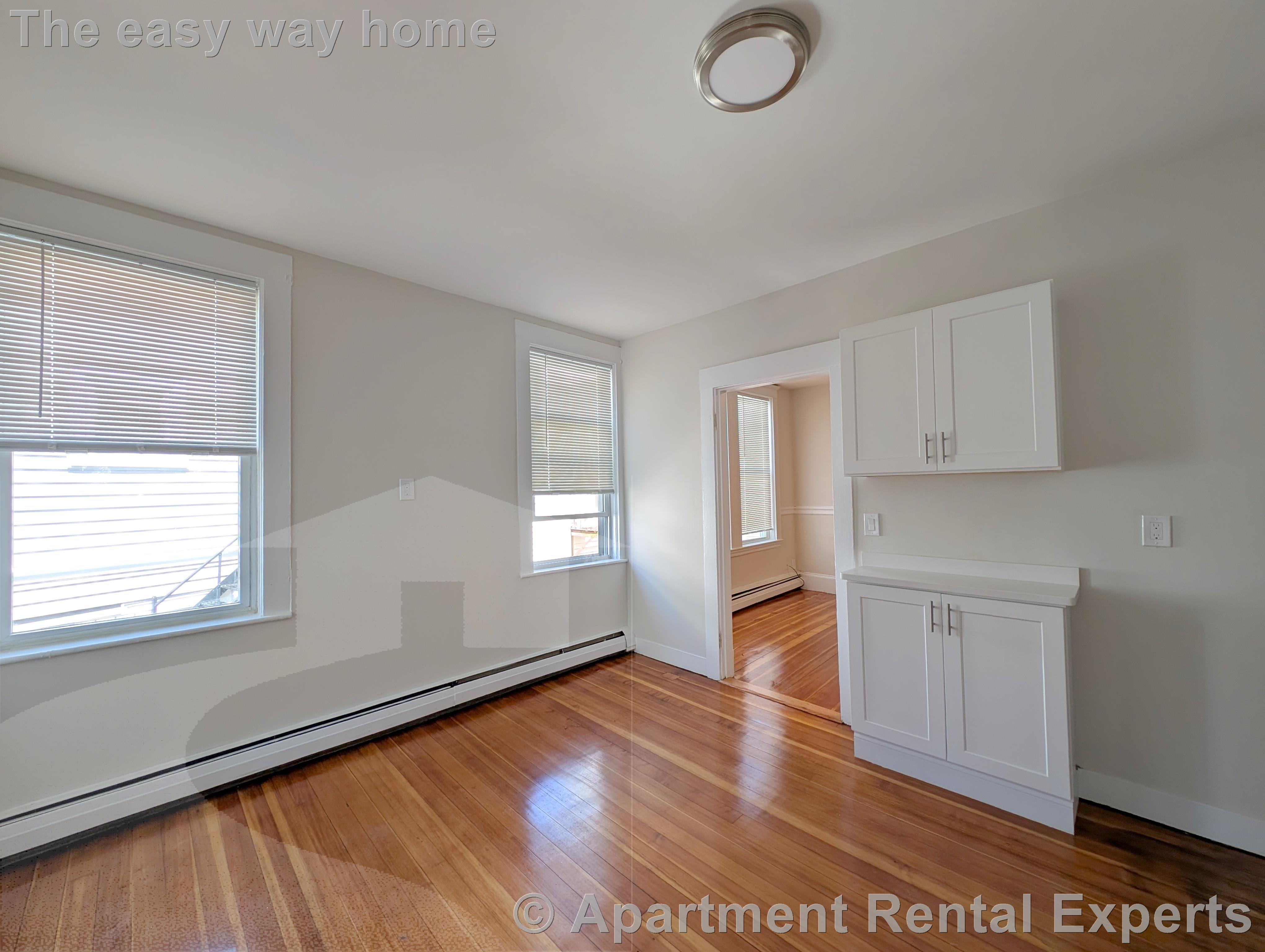 1 bed, 1 bath apartment for rent at 16R Warren Ave Unit 4, Union Square — photo 9 of 11