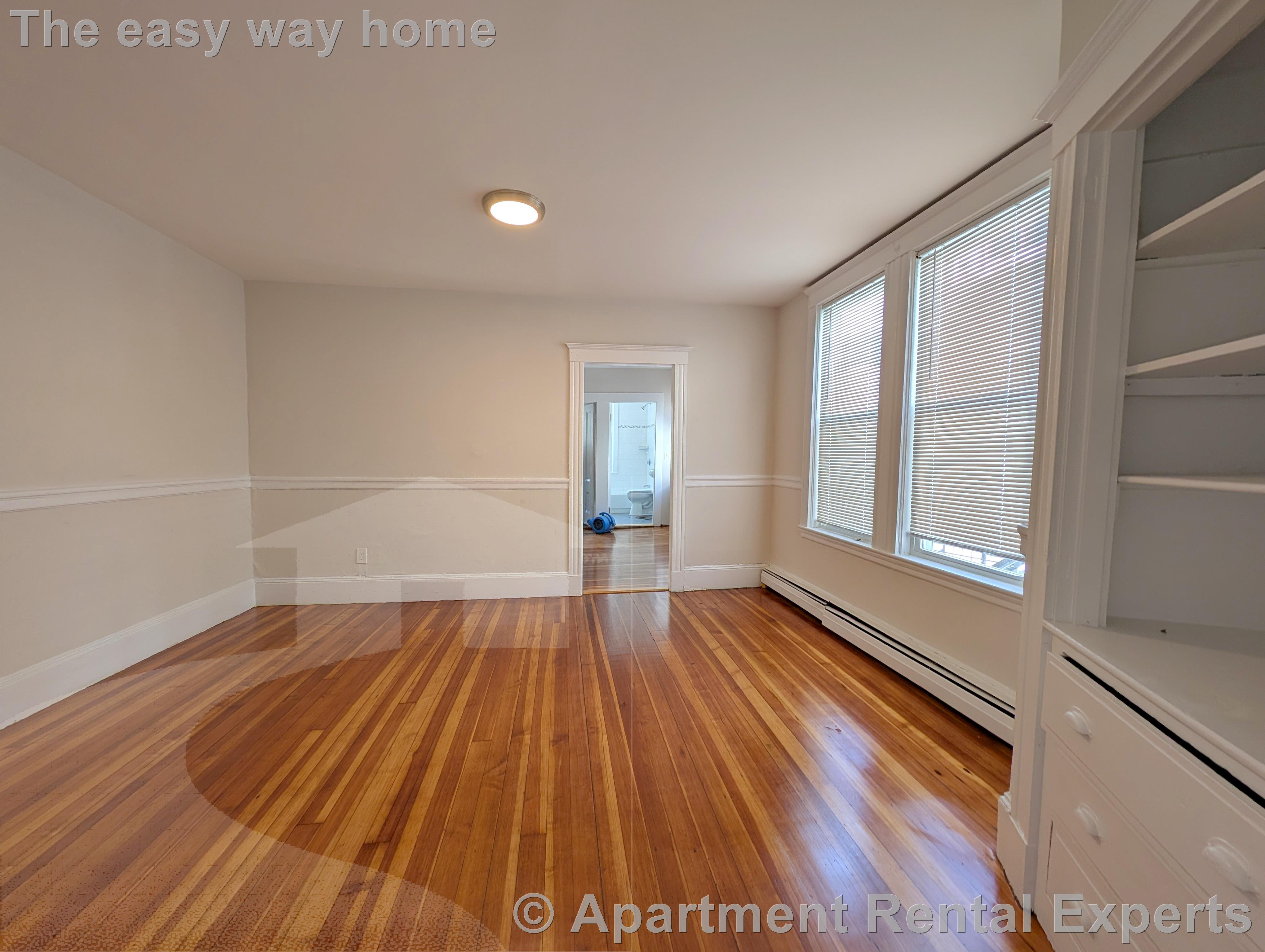 1 bed, 1 bath apartment for rent at 16R Warren Ave Unit 4, Union Square — photo 3 of 11