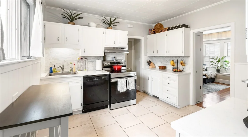 2 bed, 1 bath apartment for rent at 17-19 Bedford St Unit 19, Quincy