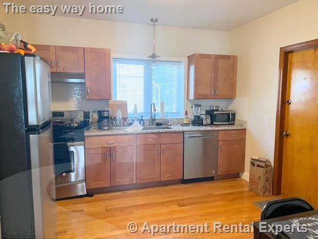 3 bed, 1 bath apartment for rent at 17-19 Cutter Ave Unit 1, Davis Square — photo 2 of 17