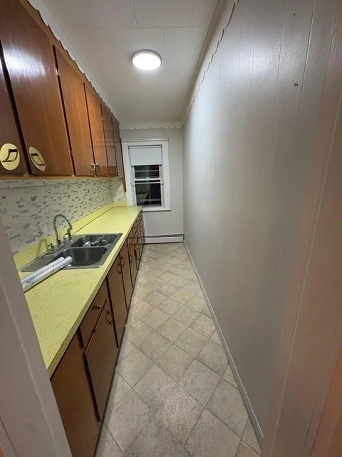 4 bed, 1 bath apartment for rent at 17-19 Maplewood Ave Unit 2, Methuen — photo 8 of 8