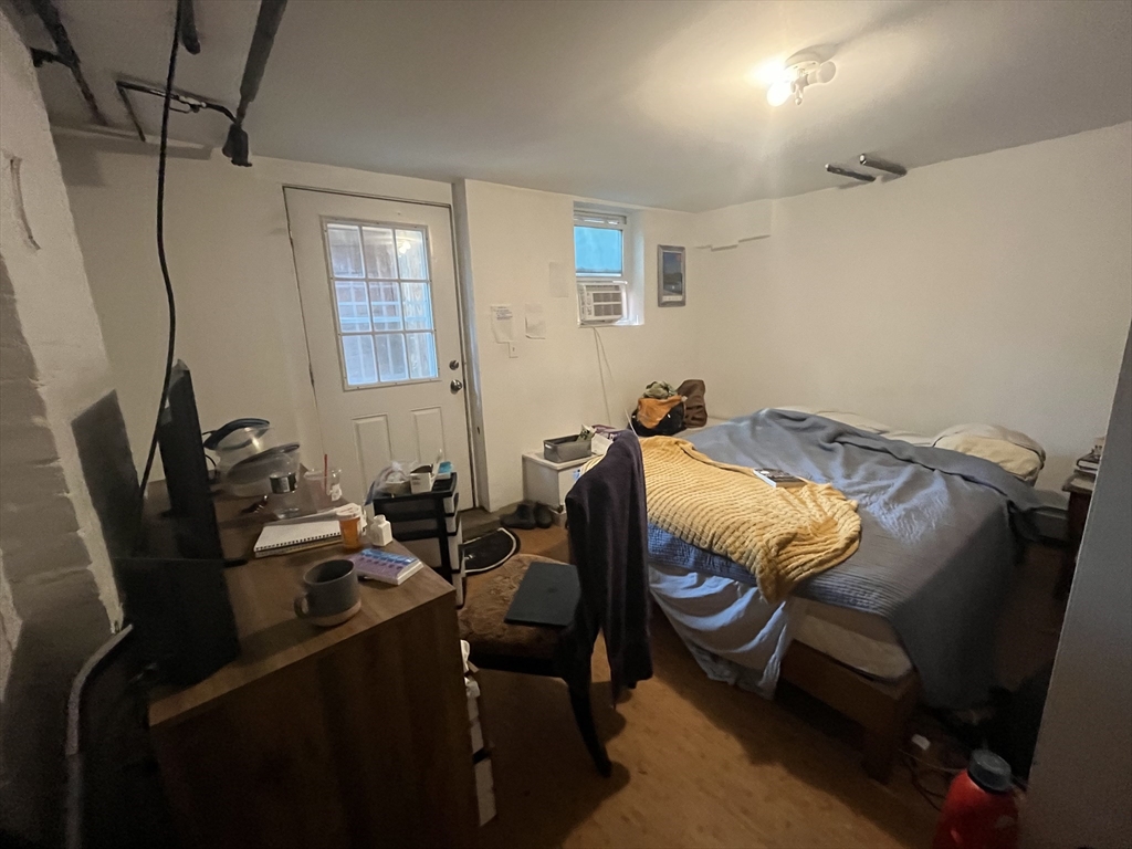 4 bed, 2 bath apartment for rent at 17-19 Putnam Ave Unit 17A, Riverside — photo 10 of 15