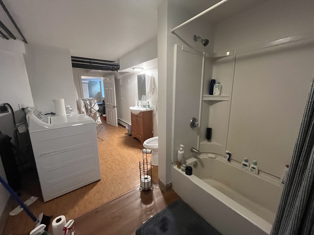 4 bed, 2 bath apartment for rent at 17-19 Putnam Ave Unit 17A, Riverside — photo 13 of 15