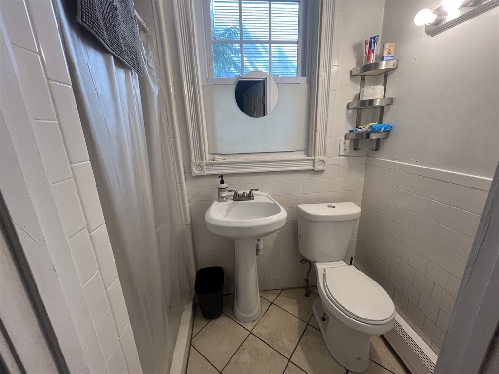 4 bed, 2 bath apartment for rent at 17-19 Putnam Ave Unit 17A, Riverside — photo 4 of 15