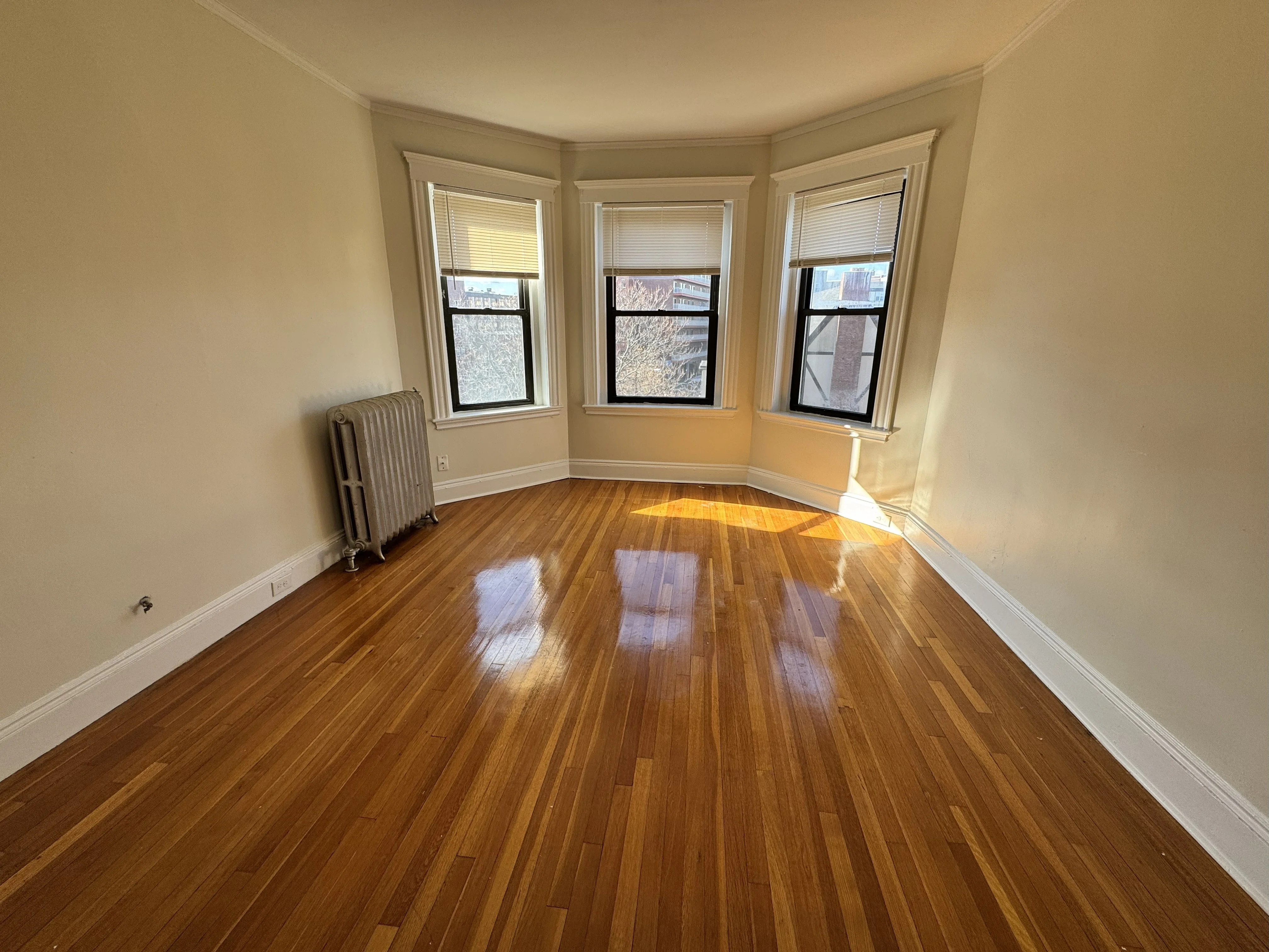 2 bed, 1 bath apartment for rent at 17-19 Washington Street South Unit 402, Malden — photo 3 of 8