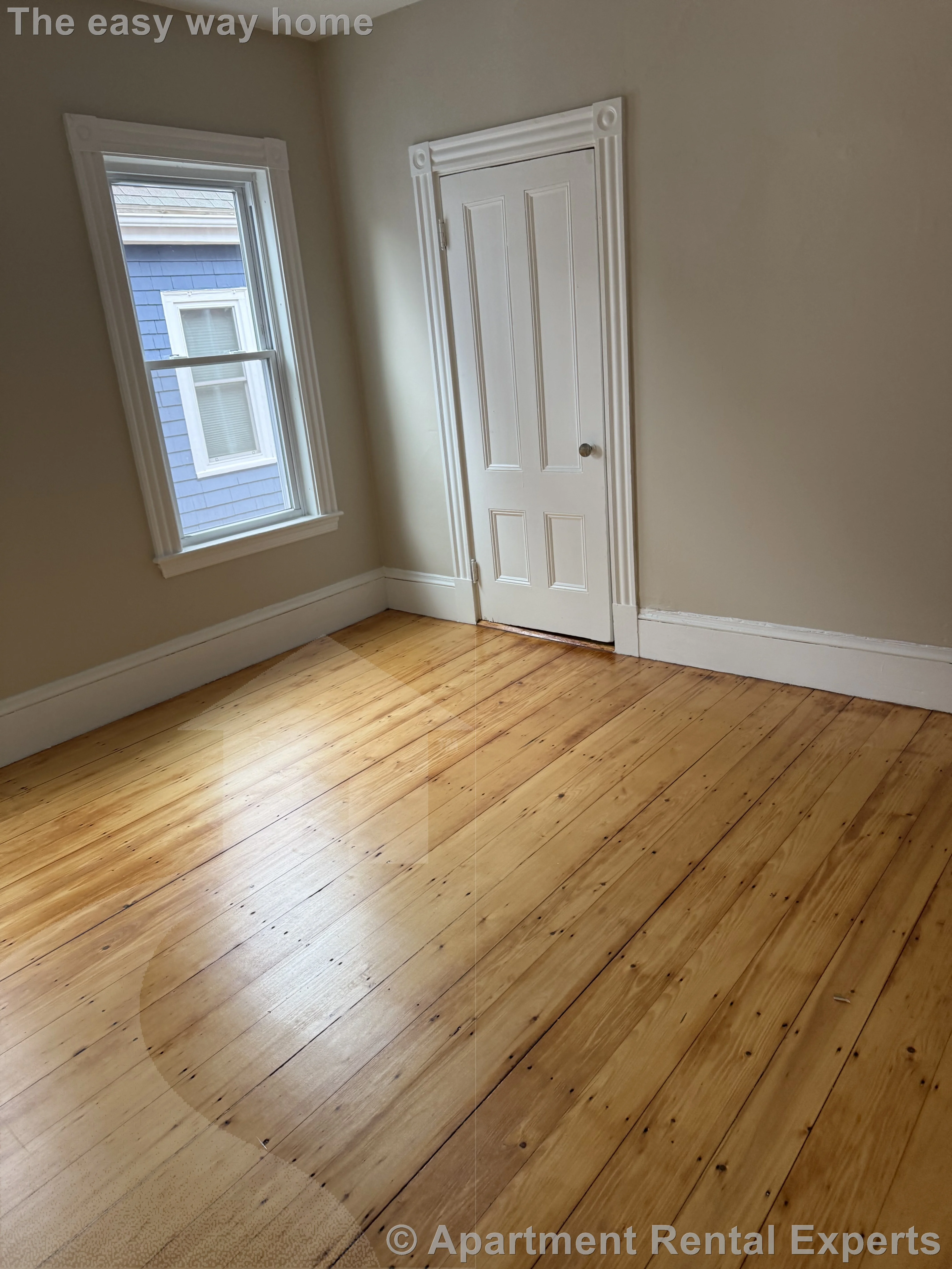 4 bed, 1 bath apartment for rent at 17-19 Westminster St, Teele Square — photo 2 of 25