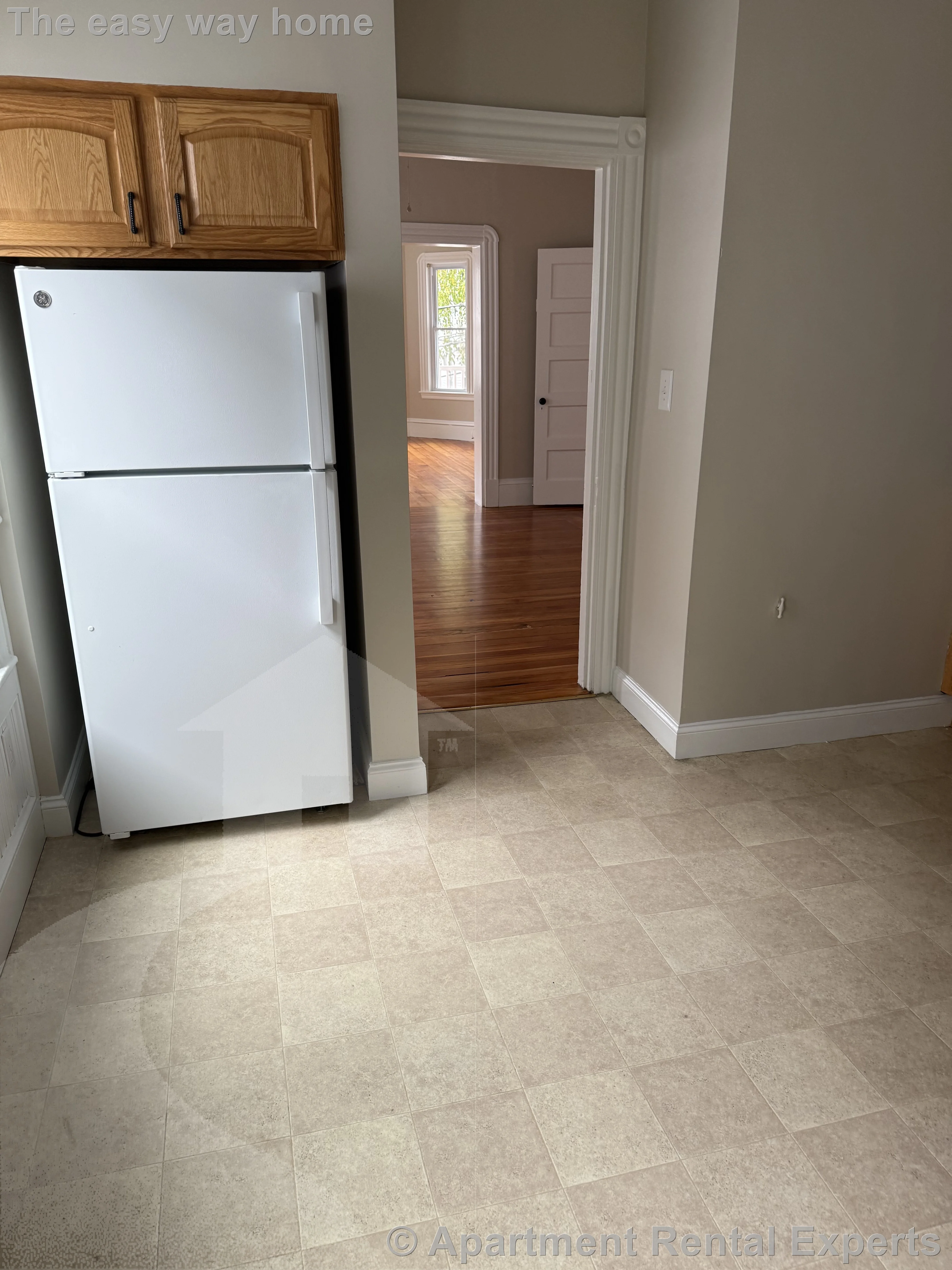 4 bed, 1 bath apartment for rent at 17-19 Westminster St, Teele Square — photo 15 of 25