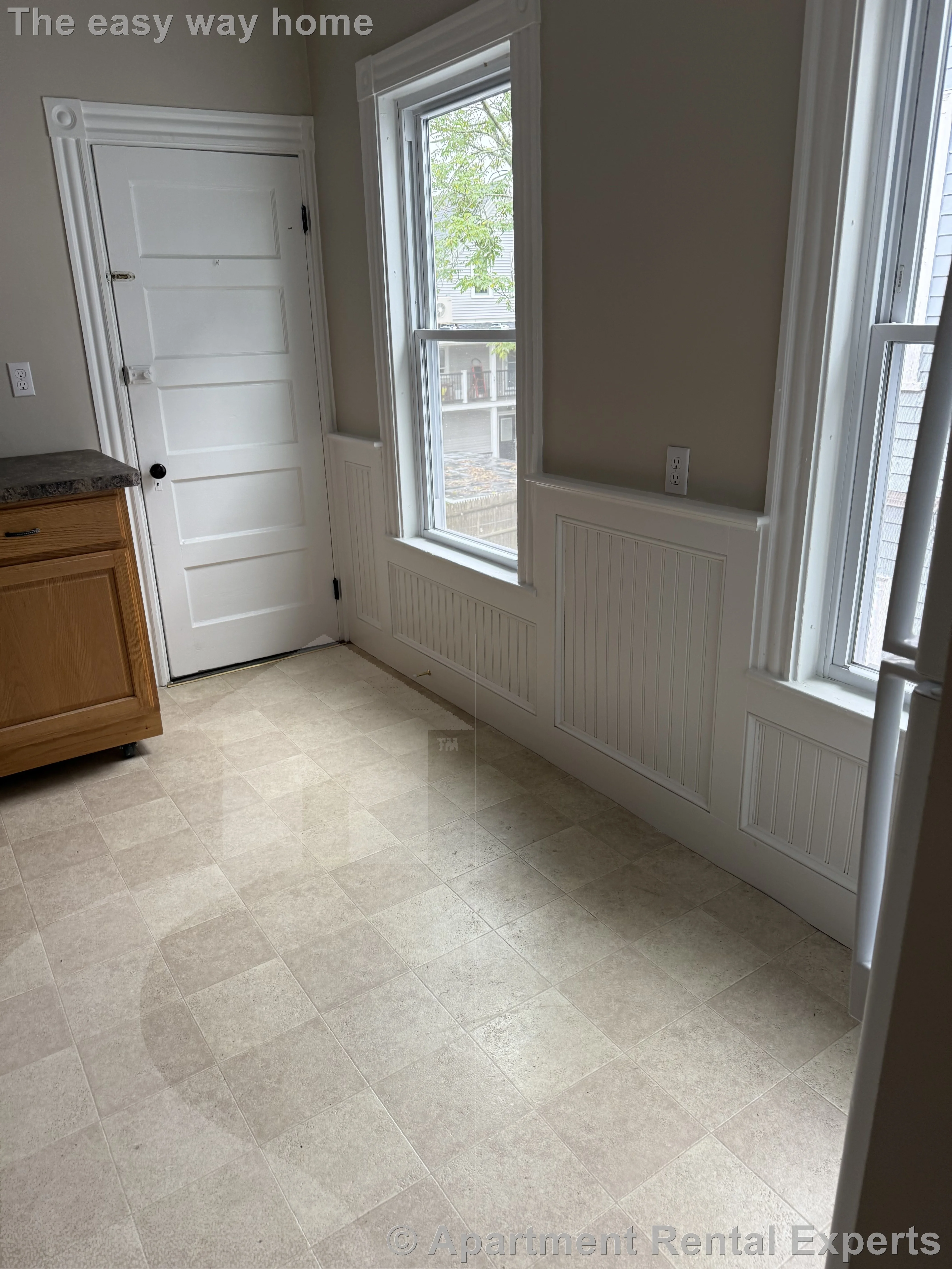 4 bed, 1 bath apartment for rent at 17-19 Westminster St, Teele Square — photo 13 of 25