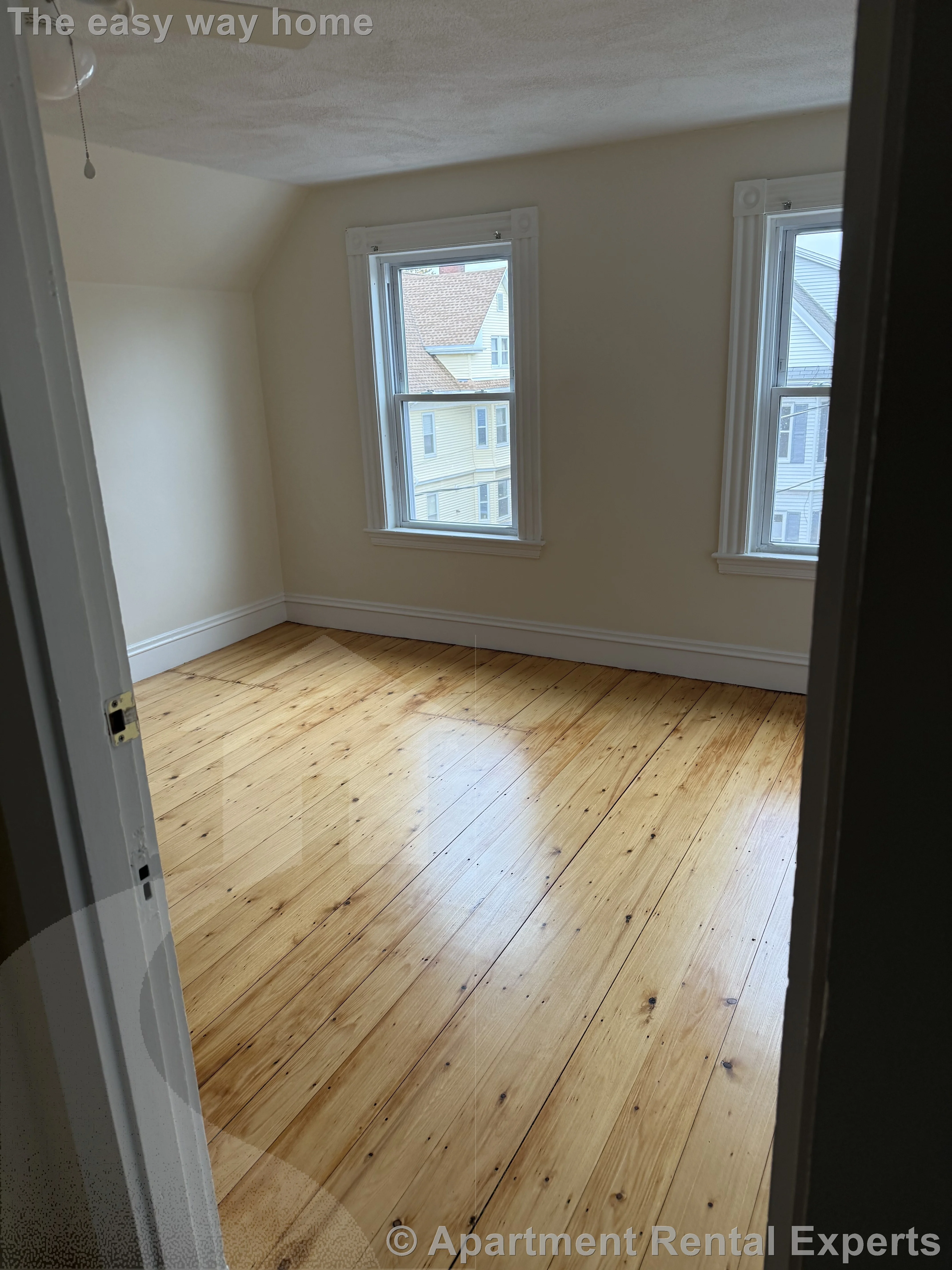 4 bed, 1 bath apartment for rent at 17-19 Westminster St, Teele Square — photo 17 of 25