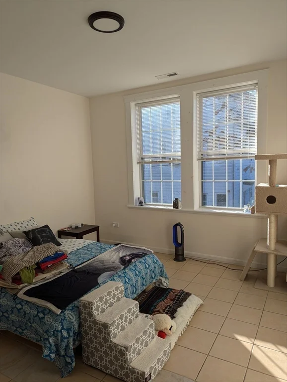 3 bed, 2 bath apartment for rent at 21 Salem St Unit 17A, Salem — photo 5 of 16
