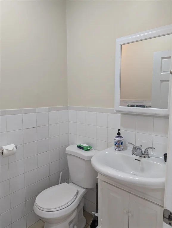 3 bed, 2 bath apartment for rent at 21 Salem St Unit 17A, Salem — photo 14 of 16