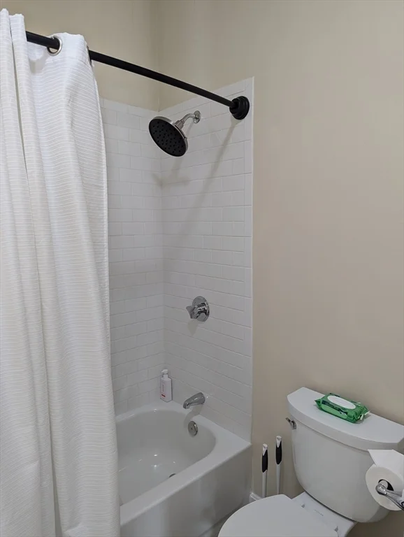 3 bed, 2 bath apartment for rent at 21 Salem St Unit 17A, Salem — photo 7 of 16