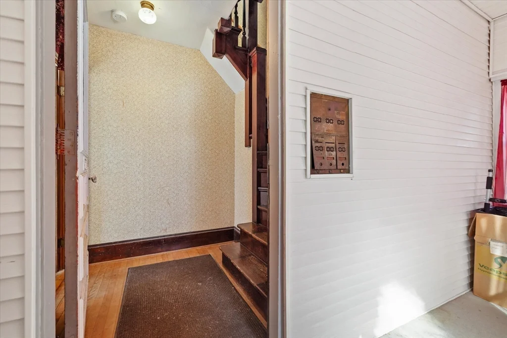 2 bed, 1 bath apartment for rent at 17 5th Ave Unit 1, Worcester — photo 14 of 32