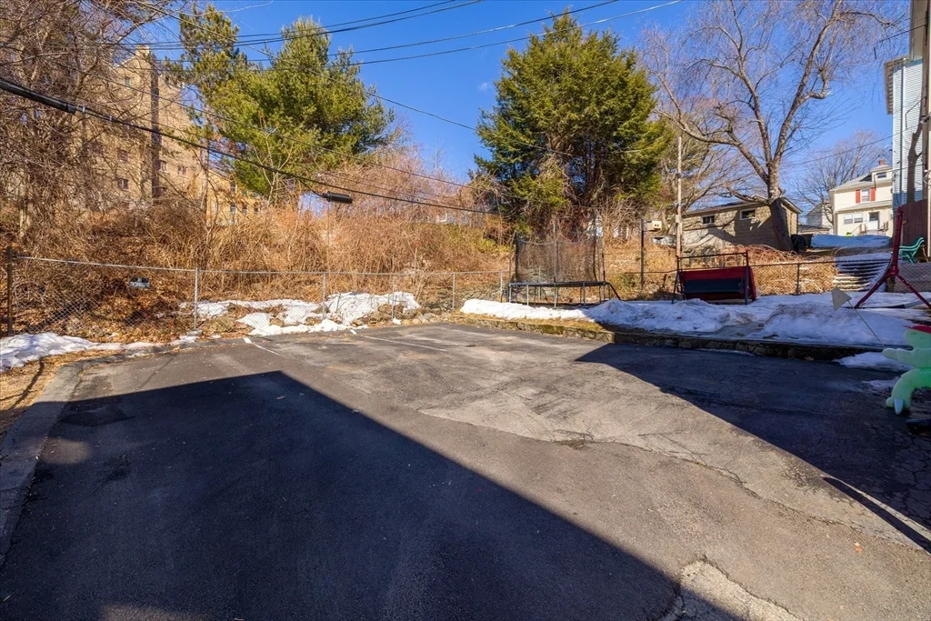 2 bed, 1 bath apartment for rent at 17 5th Ave Unit 1, Worcester — photo 31 of 32