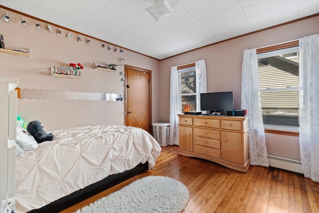 2 bed, 1 bath apartment for rent at 17 5th Ave Unit 2, Worcester — photo 13 of 32