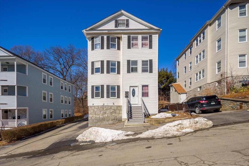 2 bed, 1 bath apartment for rent at 17 5th Ave Unit 3, Worcester — photo 1 of 32