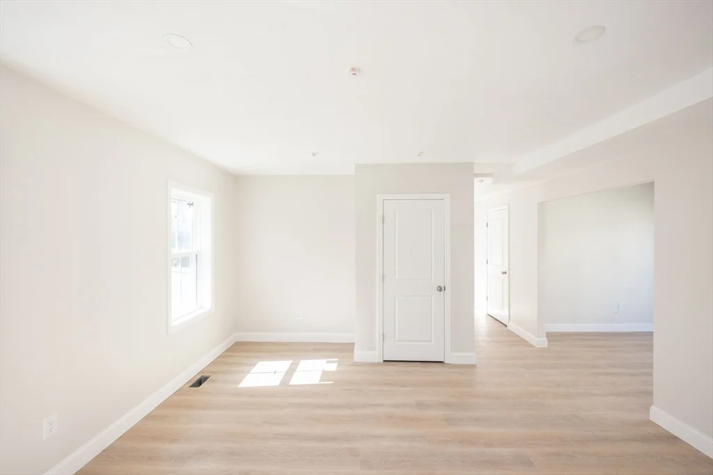 3 bed, 2 bath apartment for rent at 17-A Mott St, Worcester — photo 3 of 19