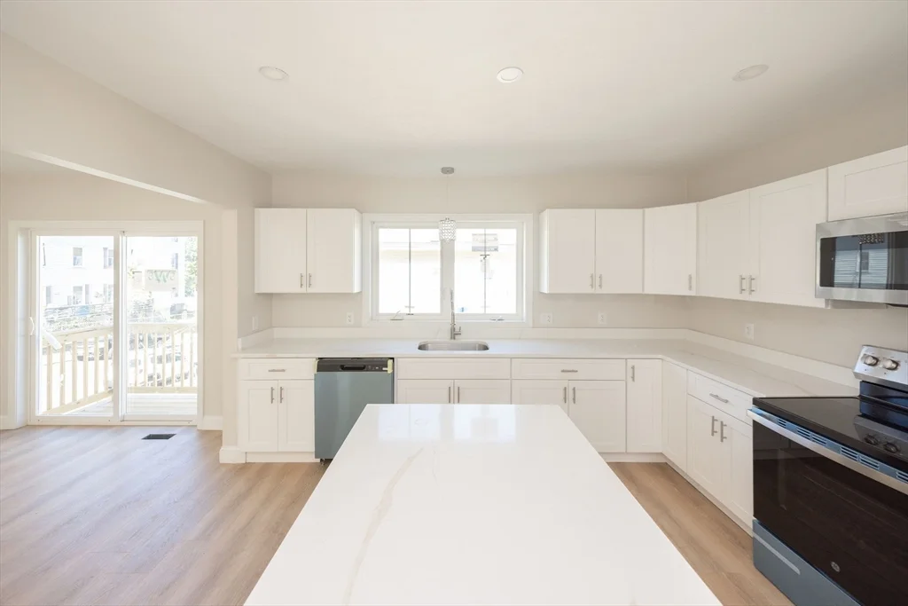 3 bed, 2 bath apartment for rent at 17-A Mott St, Worcester — photo 8 of 19