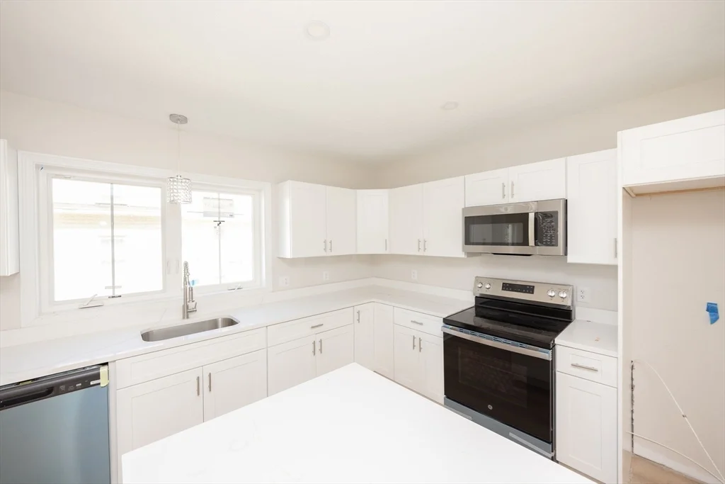 3 bed, 2 bath apartment for rent at 17-A Mott St, Worcester — photo 7 of 19