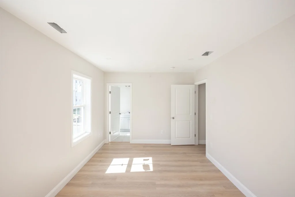 3 bed, 2 bath apartment for rent at 17-A Mott St, Worcester — photo 17 of 19