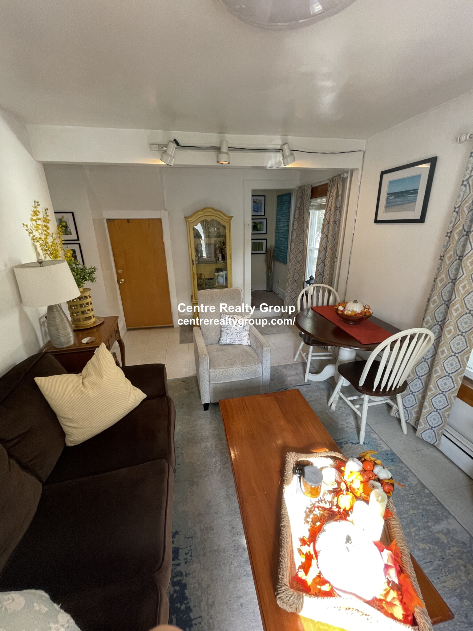 3 bed, 1 bath apartment for rent at 17 Abbott St Unit 2, Newton Upper Falls