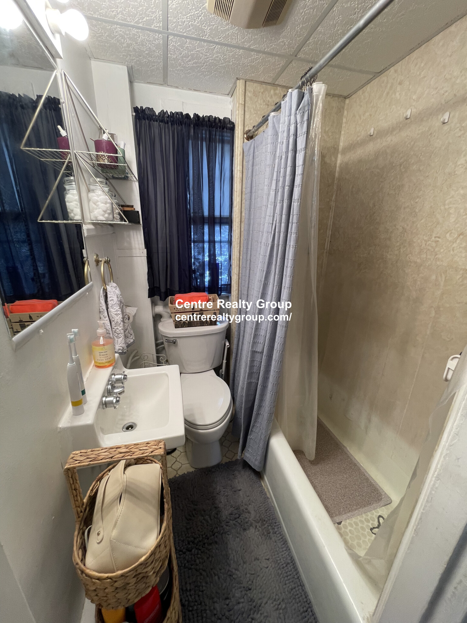 3 bed, 1 bath apartment for rent at 17 Abbott St Unit 2, Newton Upper Falls — photo 4 of 29