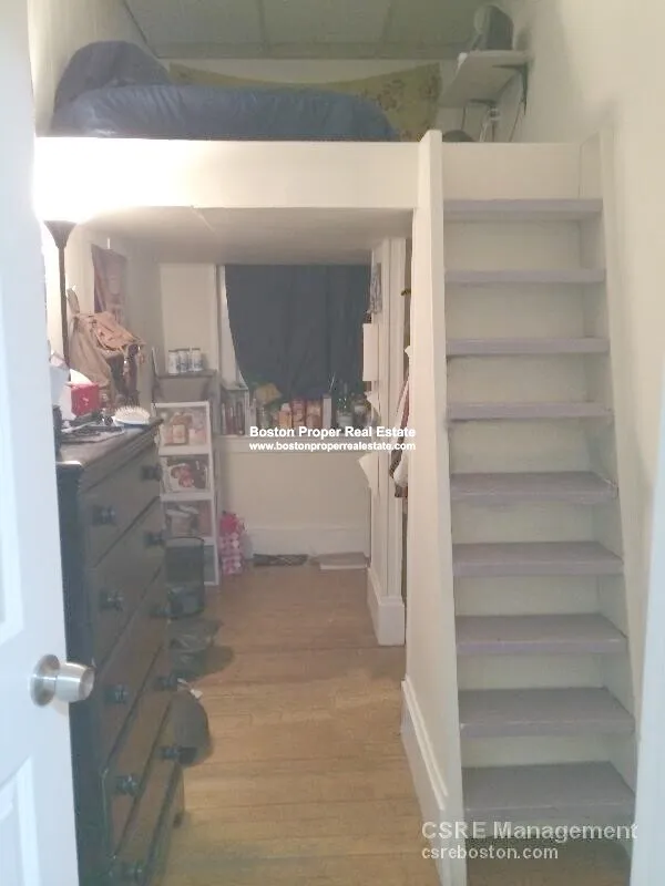 3 bed, 1 bath apartment for rent at 17 Aberdeen St Unit 2a, Fenway — photo 4 of 6