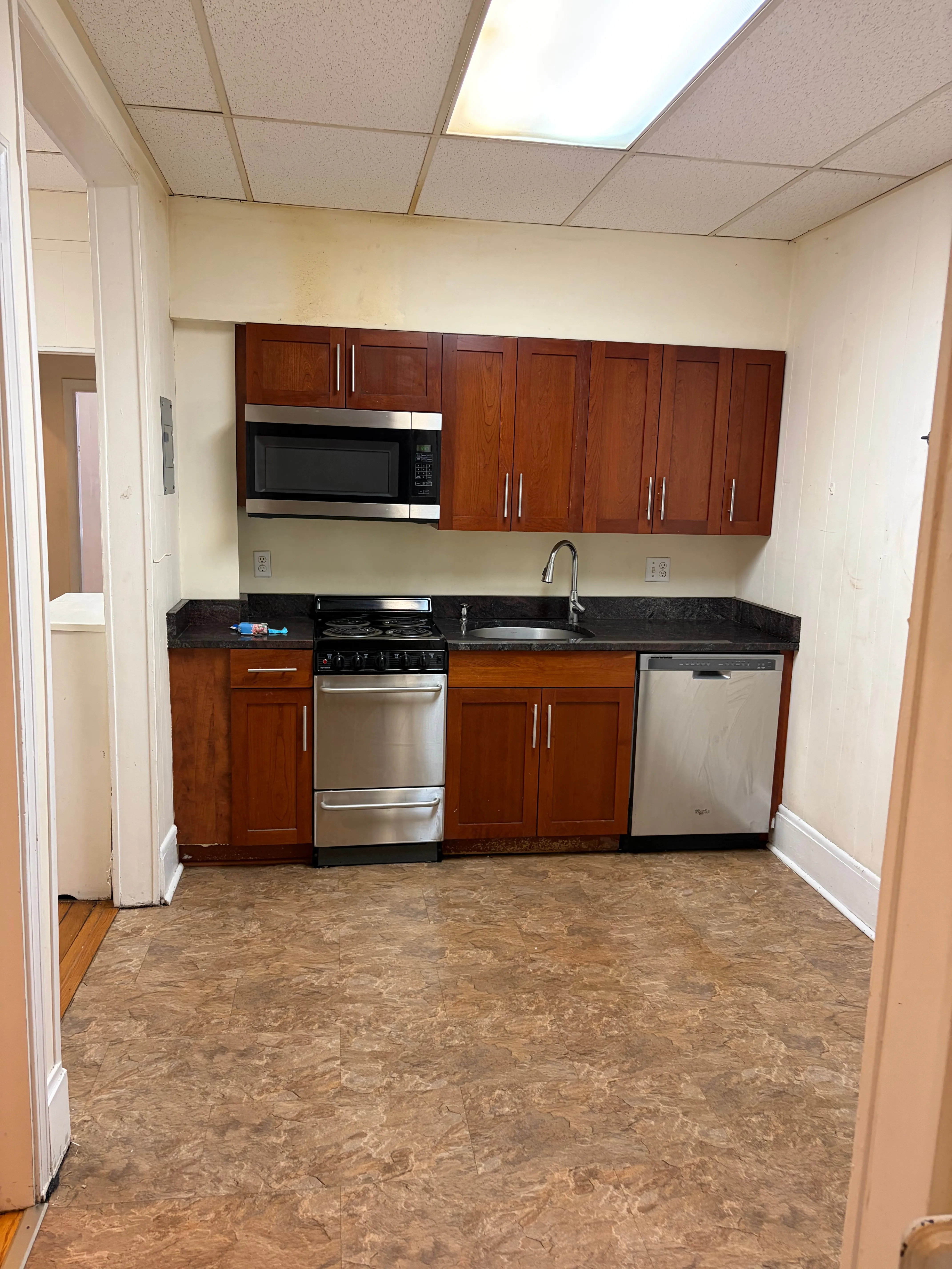 3 bed, 1 bath apartment for rent at 17 Aberdeen St Unit 3, Fenway