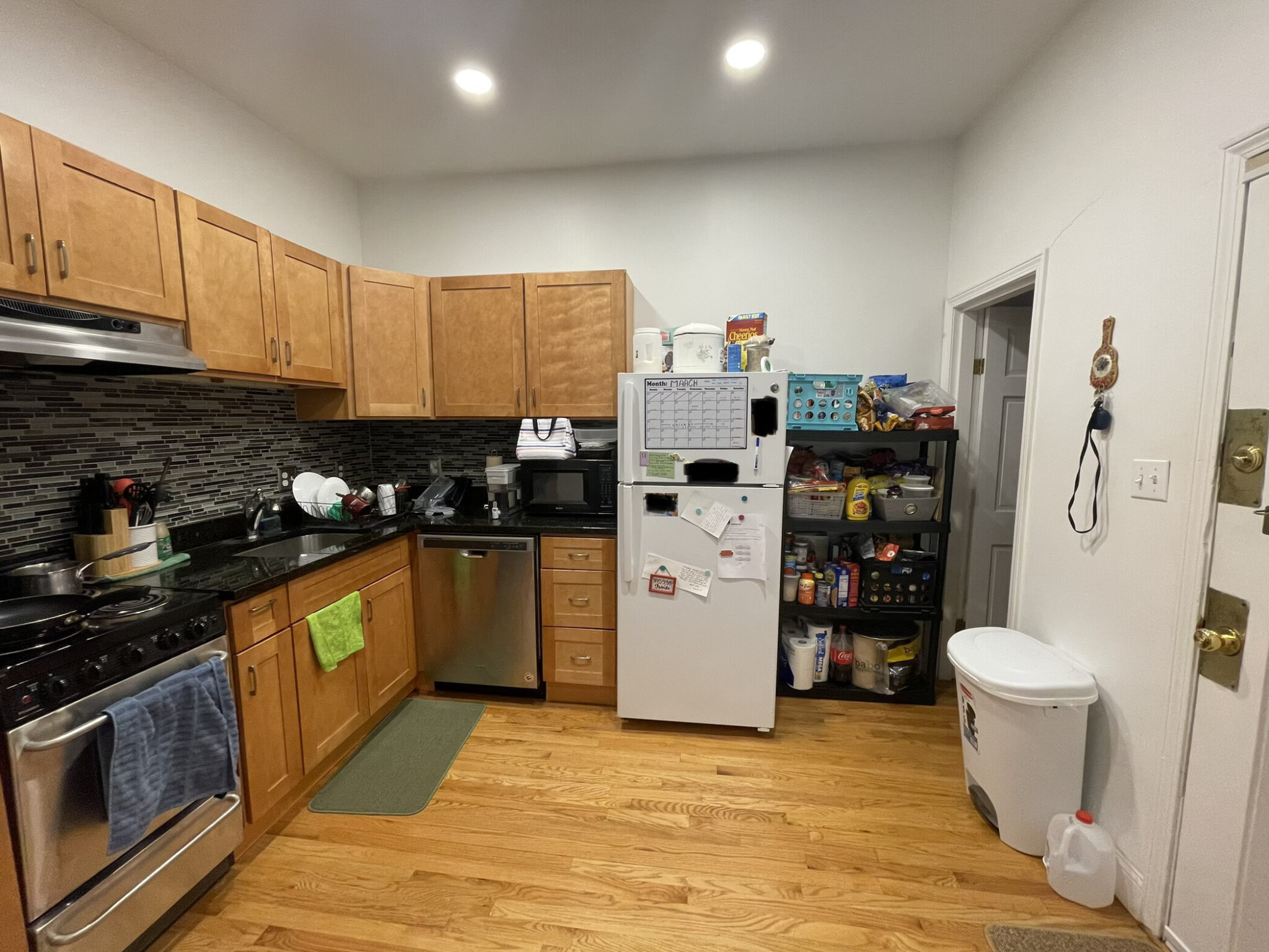 3 bed, 1 bath apartment for rent at 17 Aberdeen St Unit 4, Fenway — photo 1 of 18
