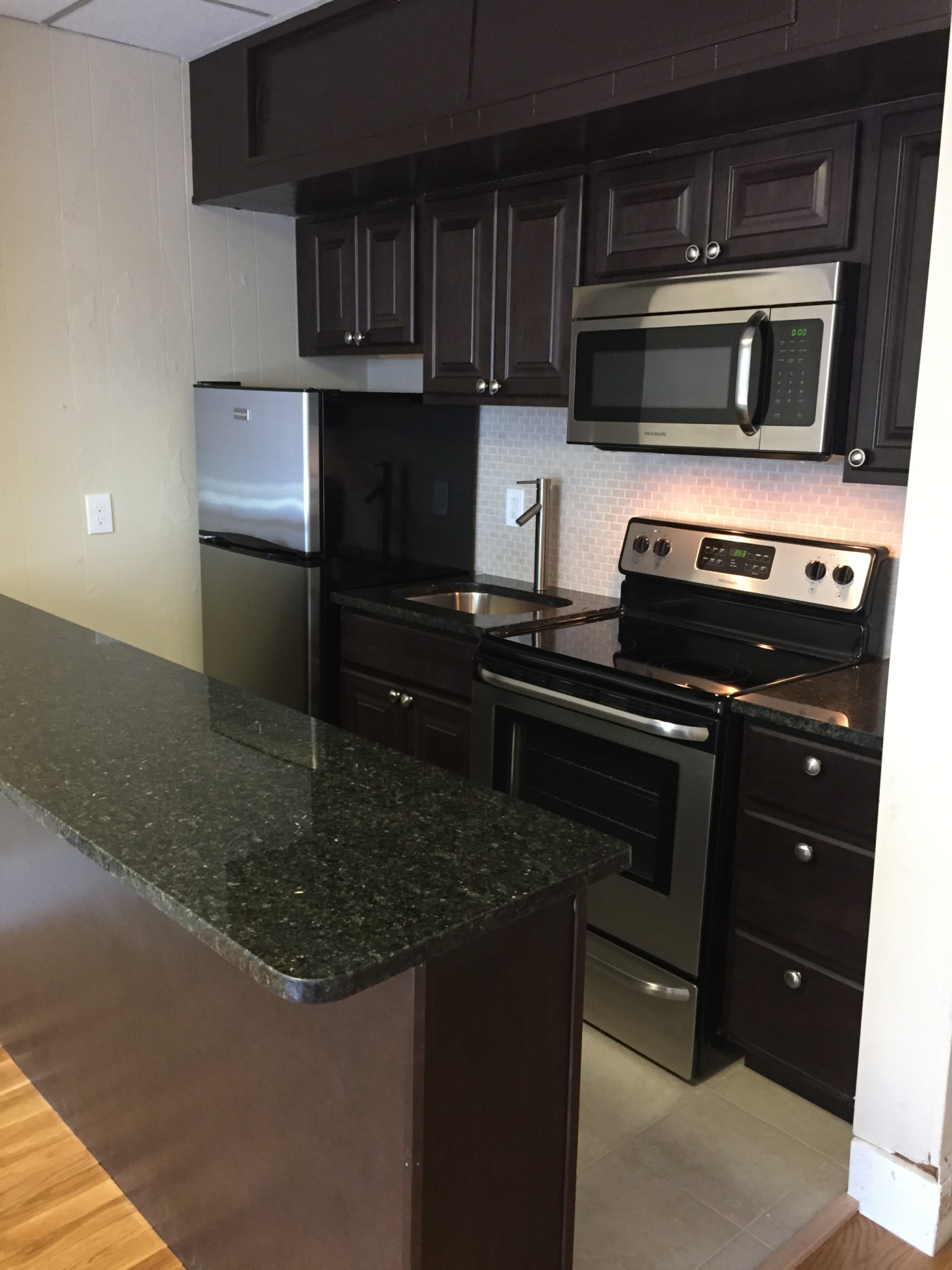 2 bed, 1 bath apartment for rent at 17 Aberdeen St Unit 5, Fenway — photo 1 of 9
