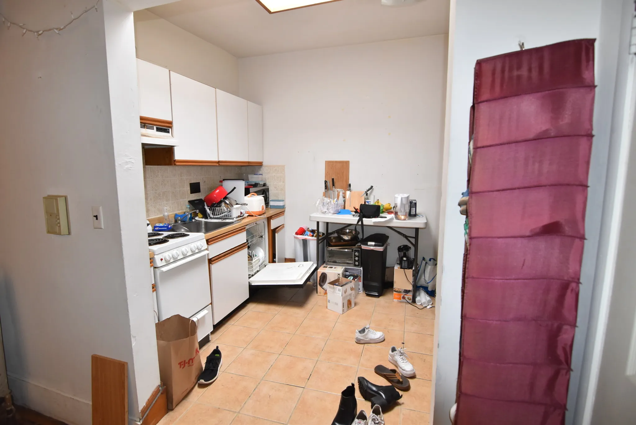 3 bed, 1 bath apartment for rent at 17 Aberdeen St Unit 6, Fenway — photo 13 of 16