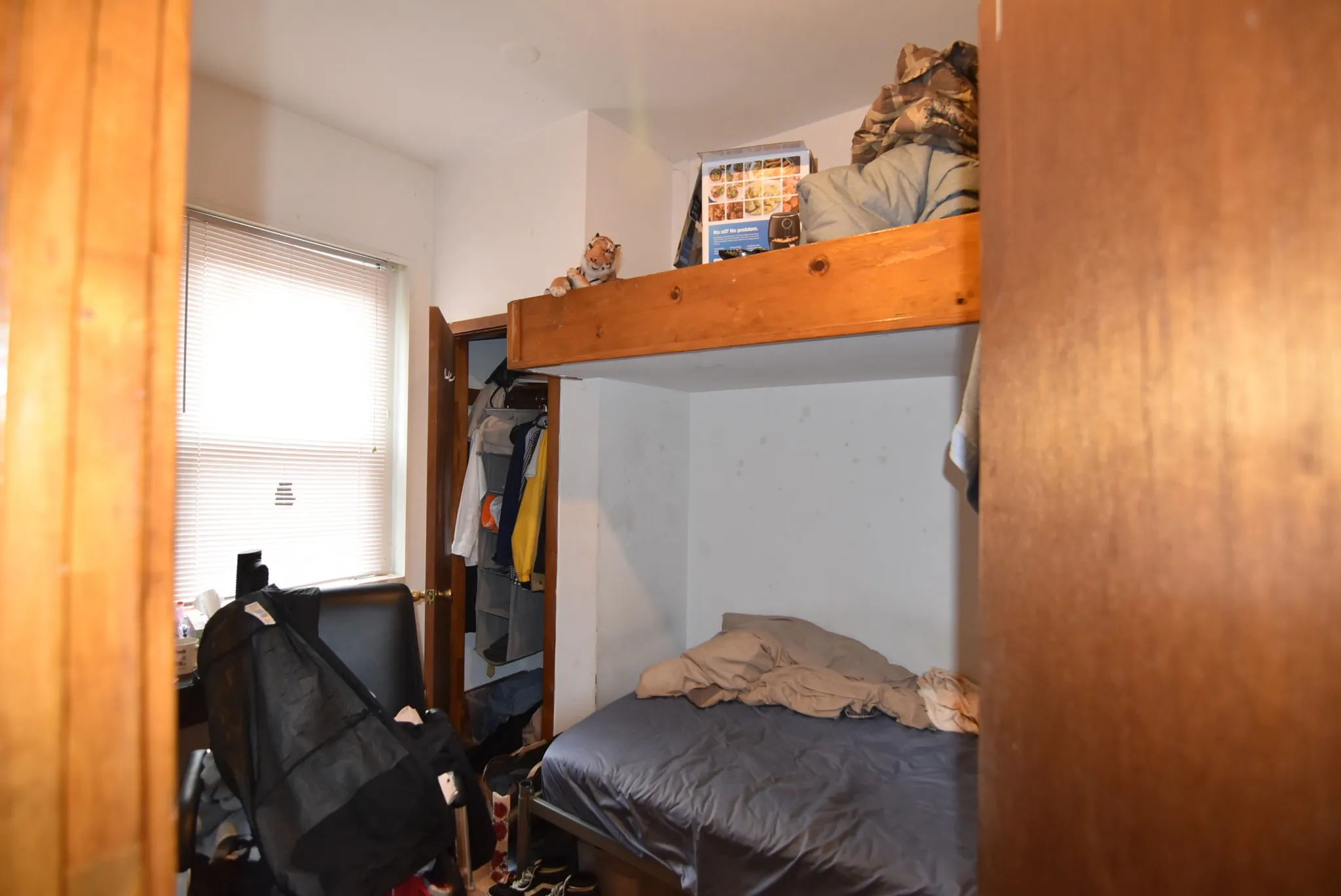 3 bed, 1 bath apartment for rent at 17 Aberdeen St Unit 6, Fenway — photo 6 of 16