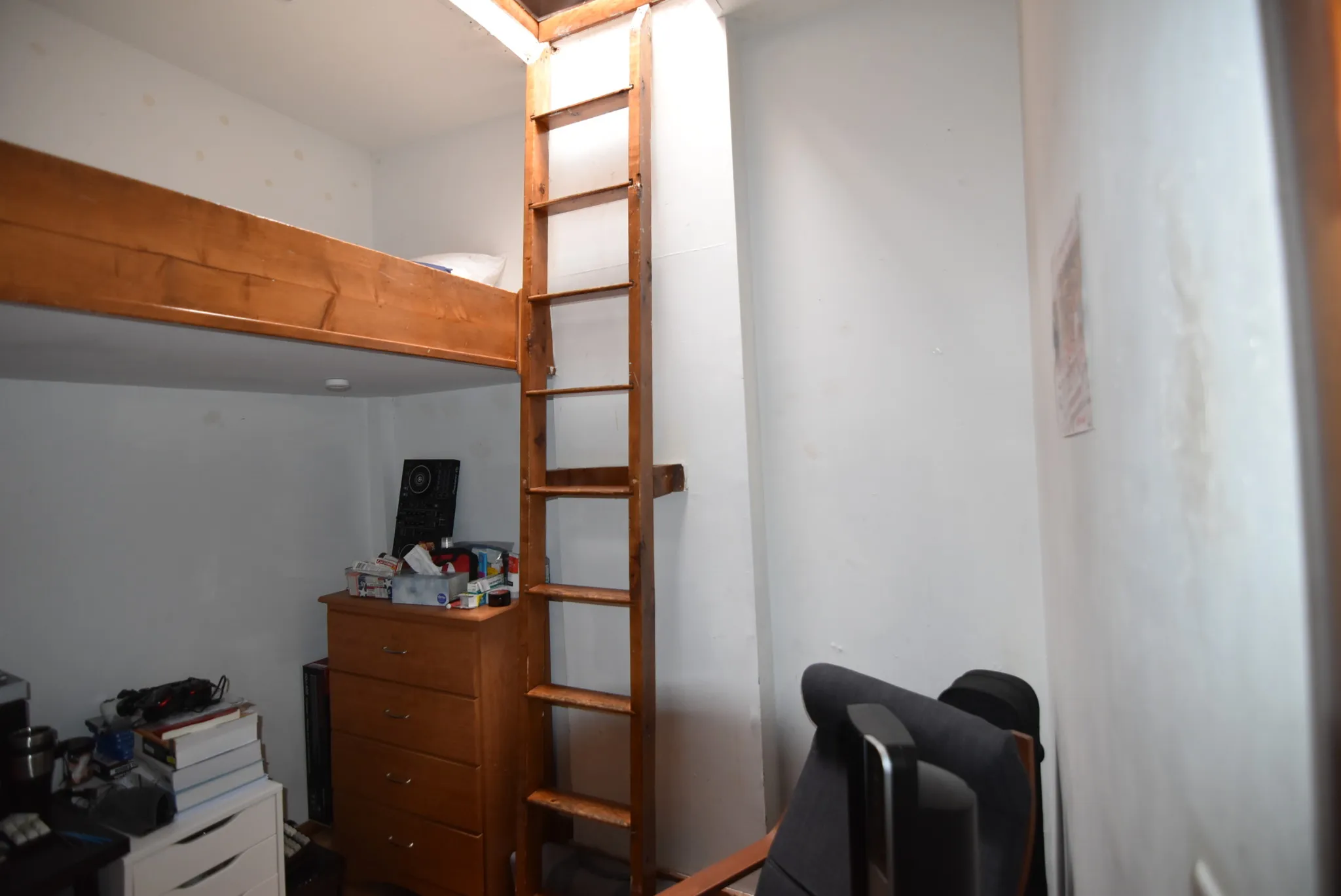 3 bed, 1 bath apartment for rent at 17 Aberdeen St Unit 6, Fenway — photo 10 of 16