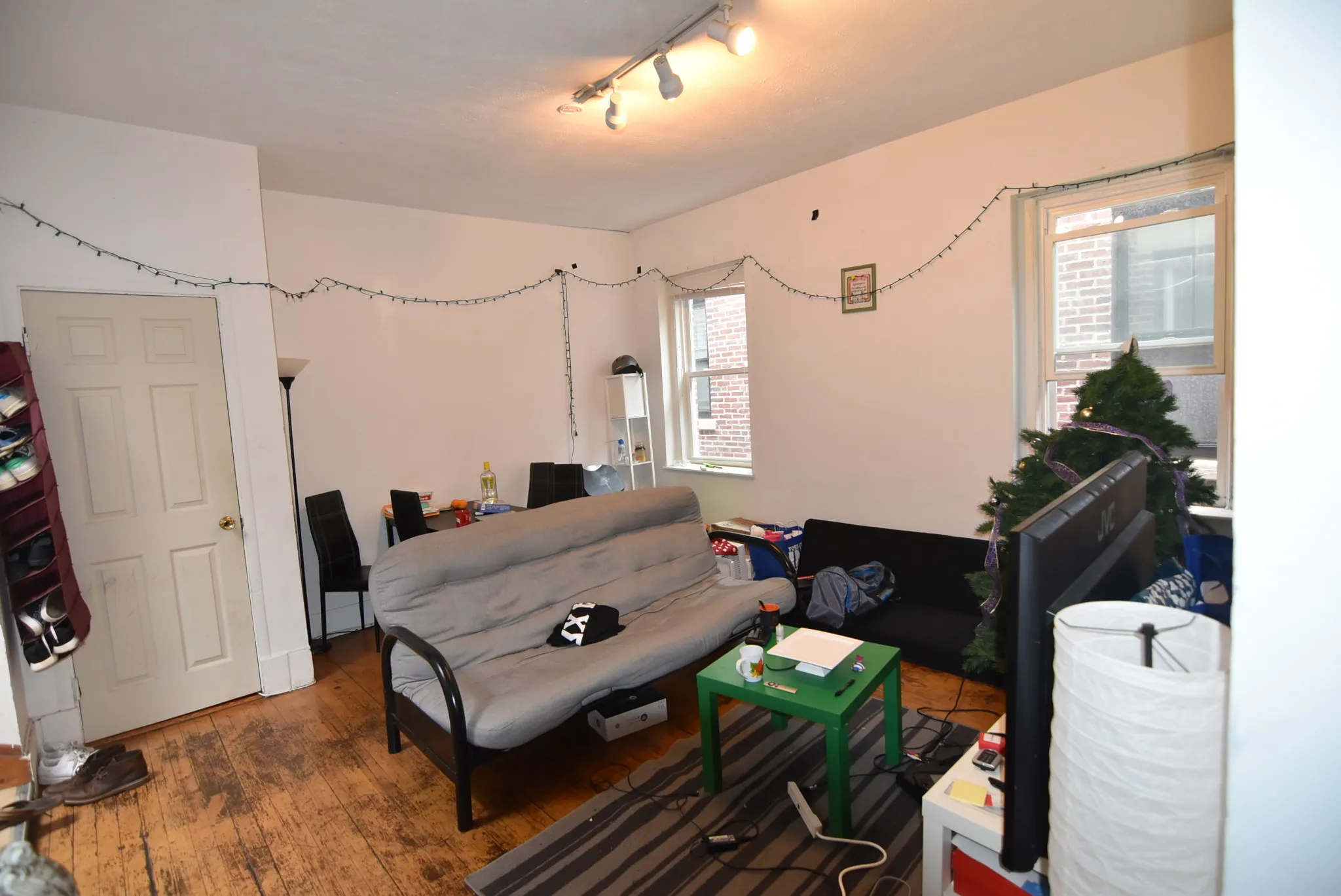 3 bed, 1 bath apartment for rent at 17 Aberdeen St Unit 6, Fenway — photo 2 of 16