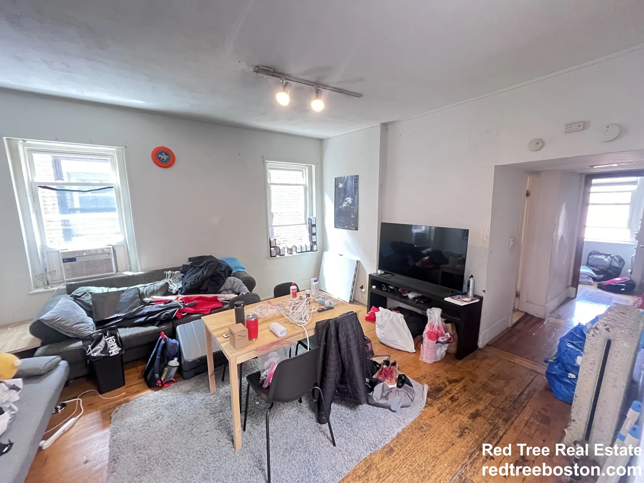 3 bed, 1 bath apartment for rent at 17 Aberdeen St Unit 6, Fenway