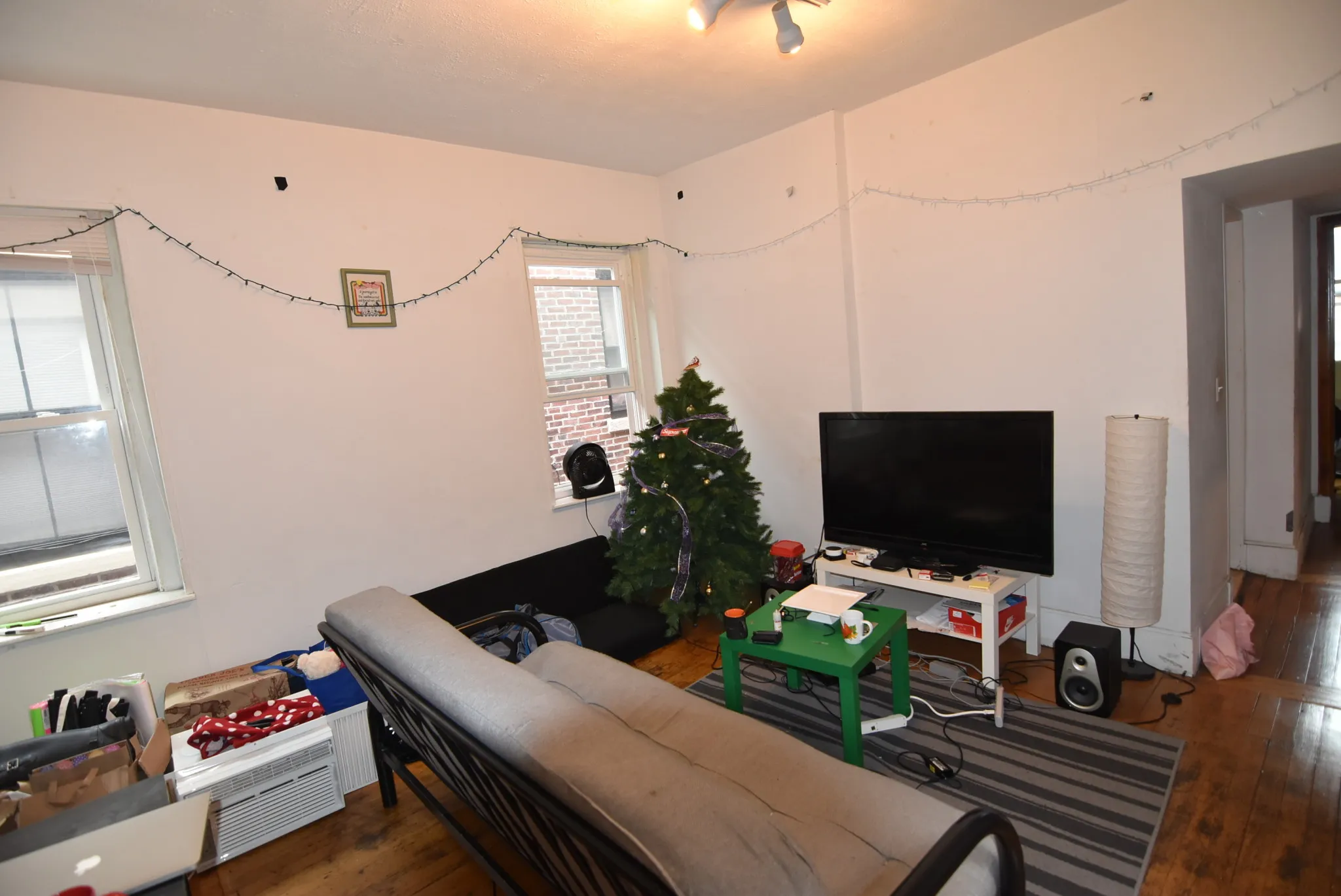 3 bed, 1 bath apartment for rent at 17 Aberdeen St Unit 6, Fenway
