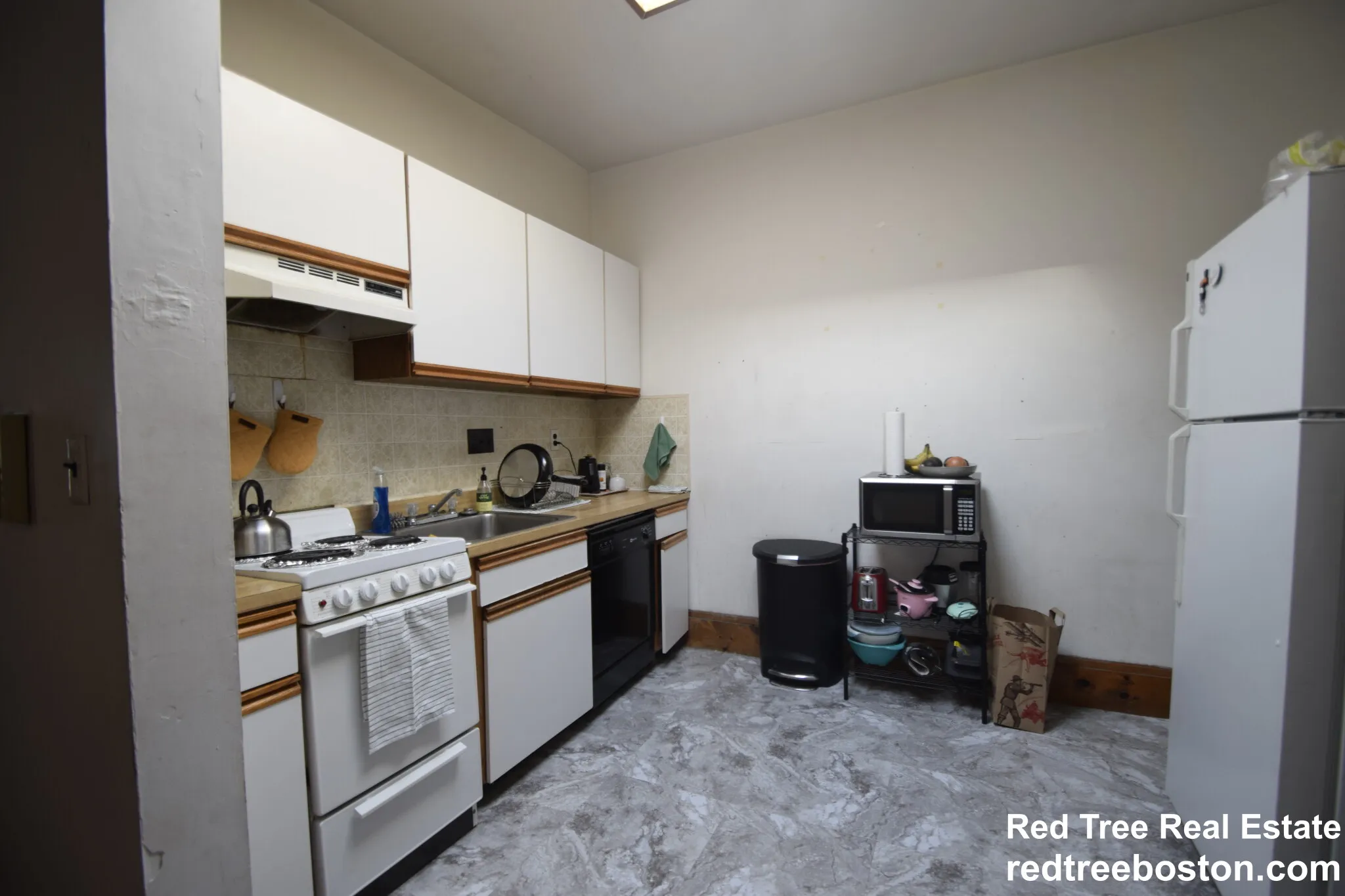 3 bed, 1 bath apartment for rent at 17 Aberdeen St Unit 6, Fenway — photo 12 of 25