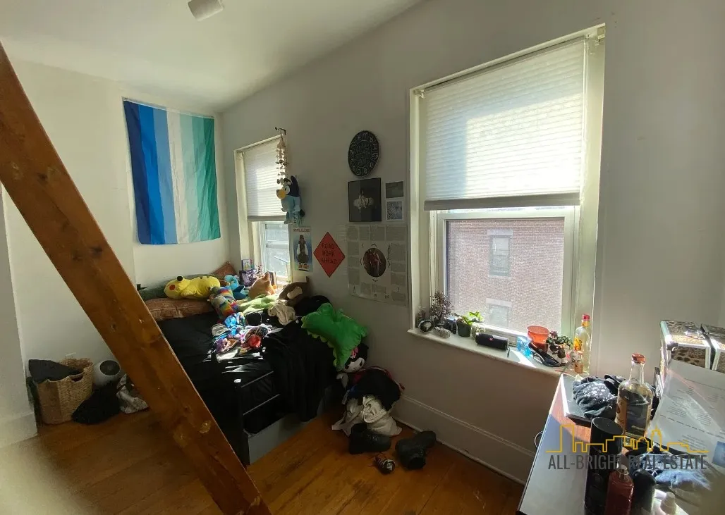 3 bed, 1 bath apartment for rent at 17 Aberdeen St Unit 6, Fenway — photo 5 of 6