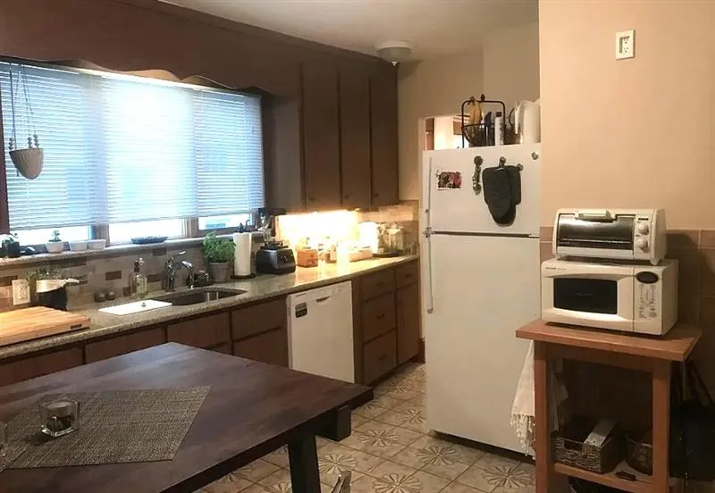 2 bed, 1 bath apartment for rent at 17 Adams St Unit 1, Arlington — photo 6 of 10