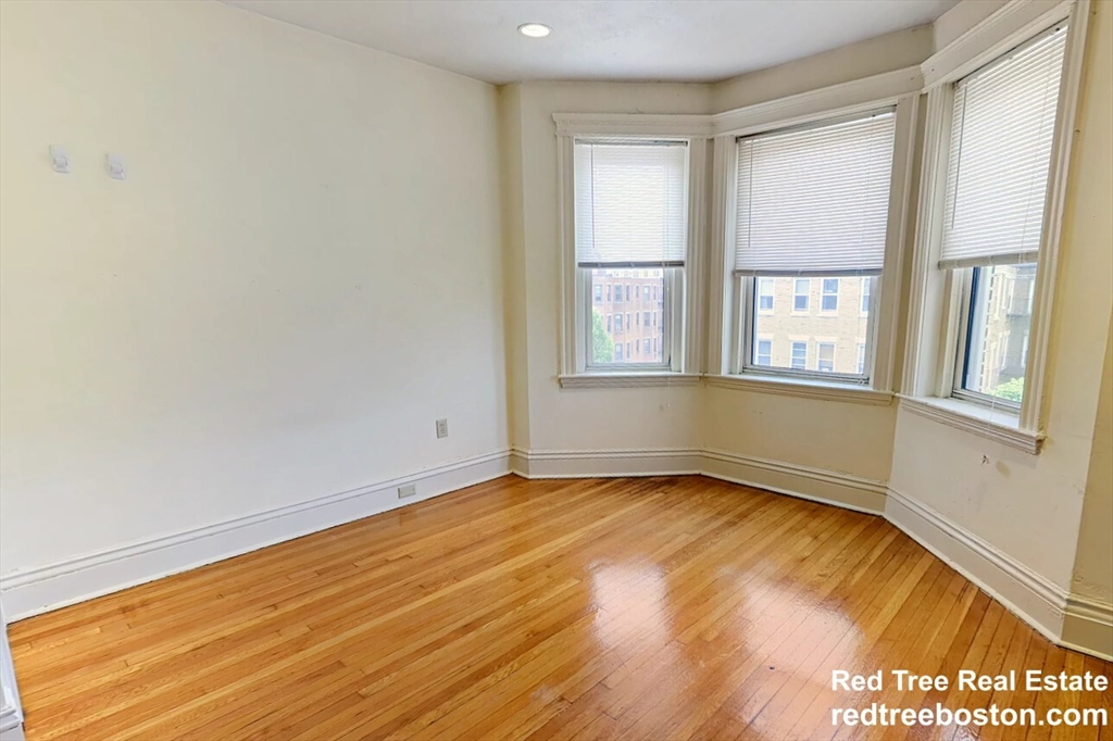 3 bed, 1 bath apartment for rent at 17 Adamson St Unit 1, Lower Allston