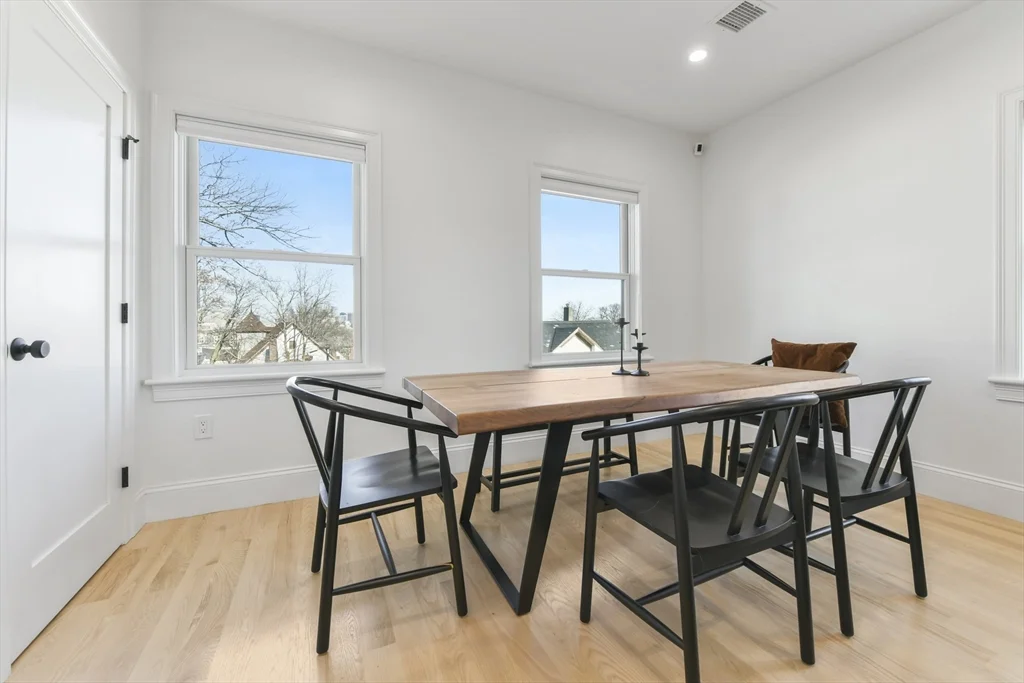 2 bed, 2 bath apartment for rent at 17 Akron St Unit 2, Roxbury — photo 5 of 29