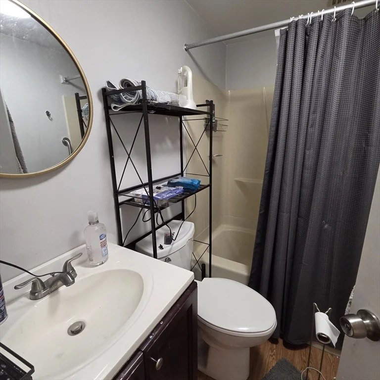 2 bed, 2 bath apartment for rent at 17 Albertina St Unit 1R, Quincy — photo 5 of 8